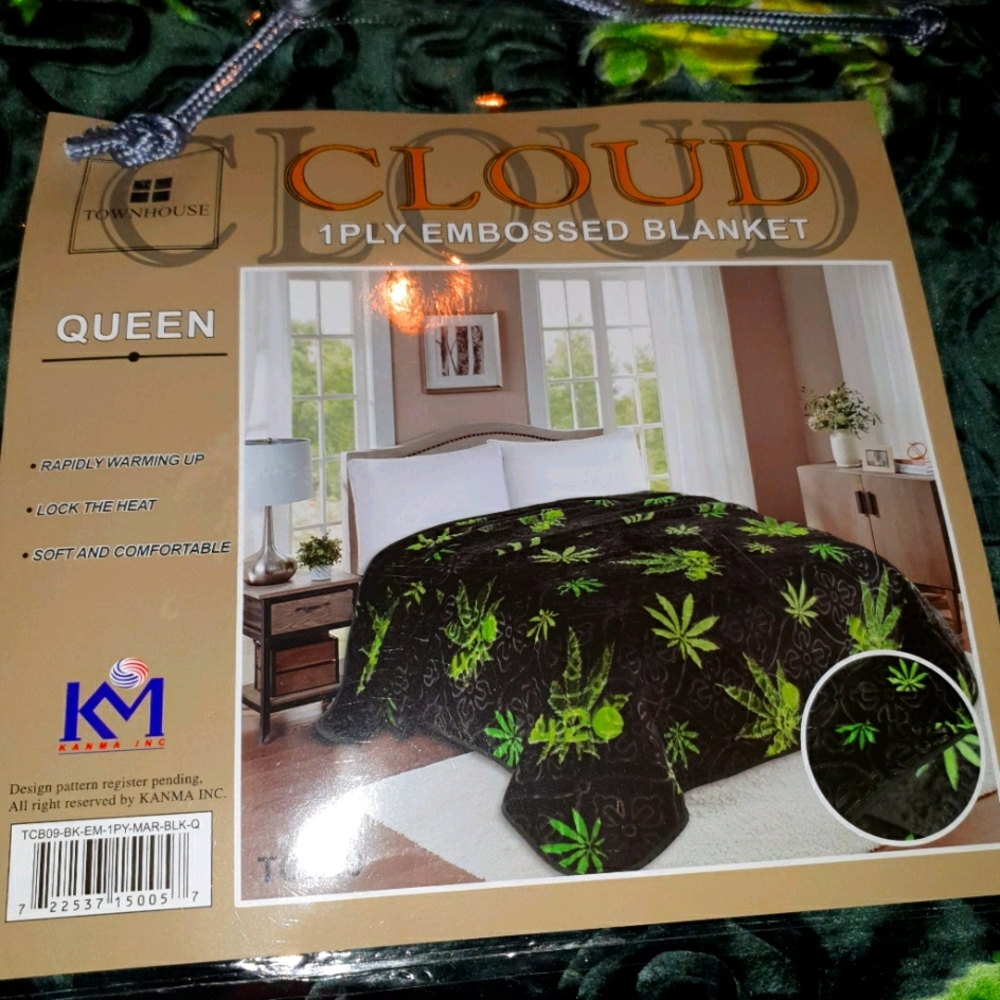 420 hemp leaf embossed 1 ply blanket